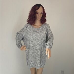 Leo & Nicole Gray Crew Neck Sweater